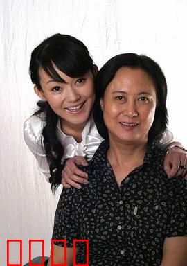 麻辣母女：火辣亲情笑翻全场